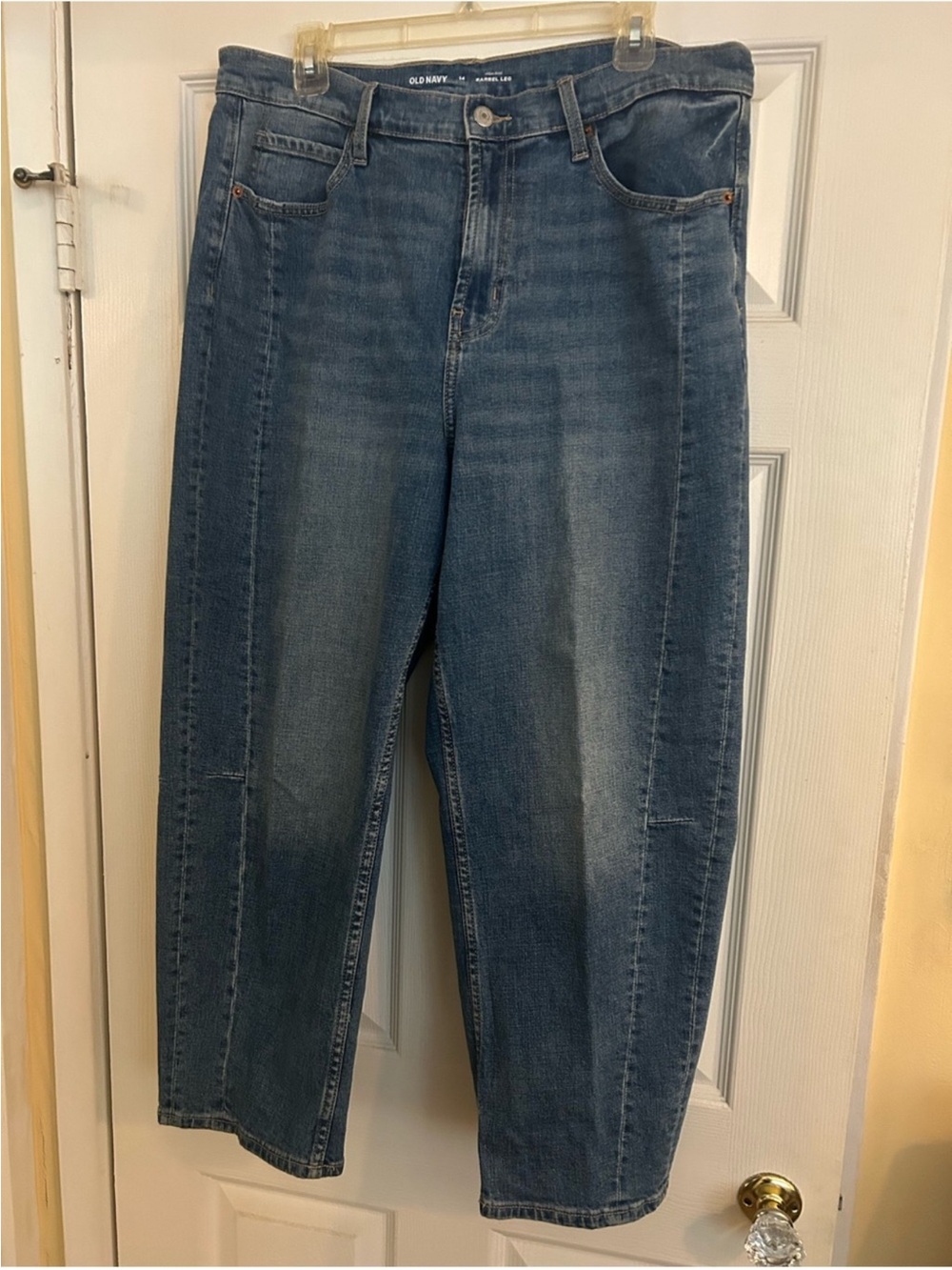 Old Navy Women's Barrel Jeans - Medium Blue Wash